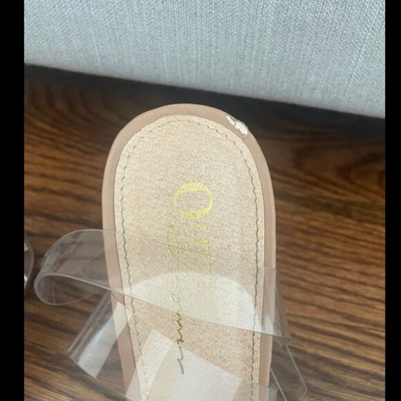 UWB Olivia Ferguson Clear/Nude Strap Heels Size 6.5 - Picture 5 of 9